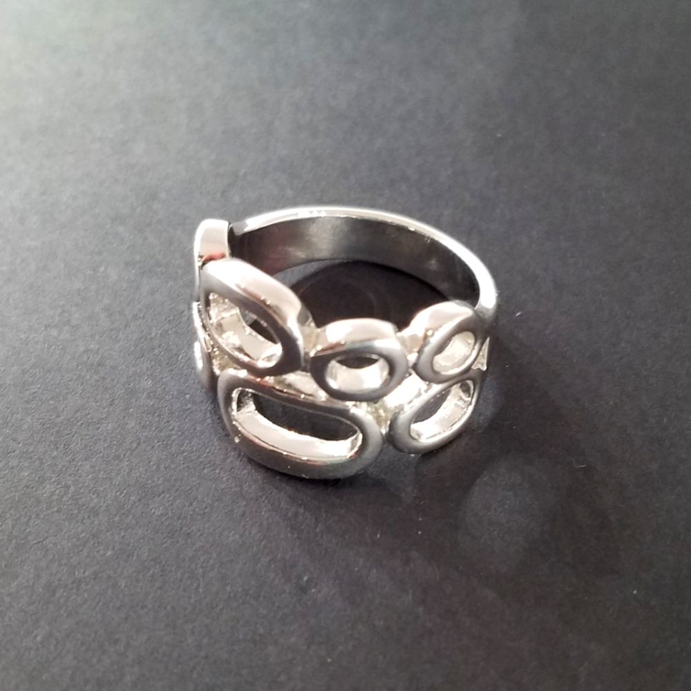 Lia Sophia 'Structure' Silver tone Ring - Picture 4 of 7